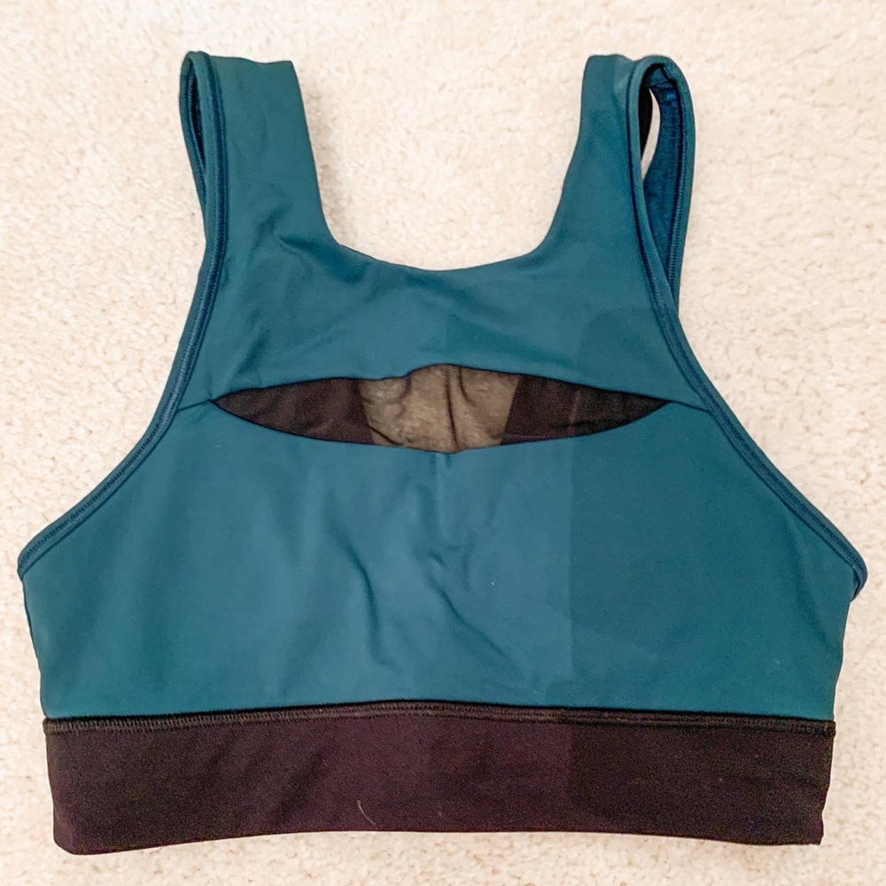sports bra